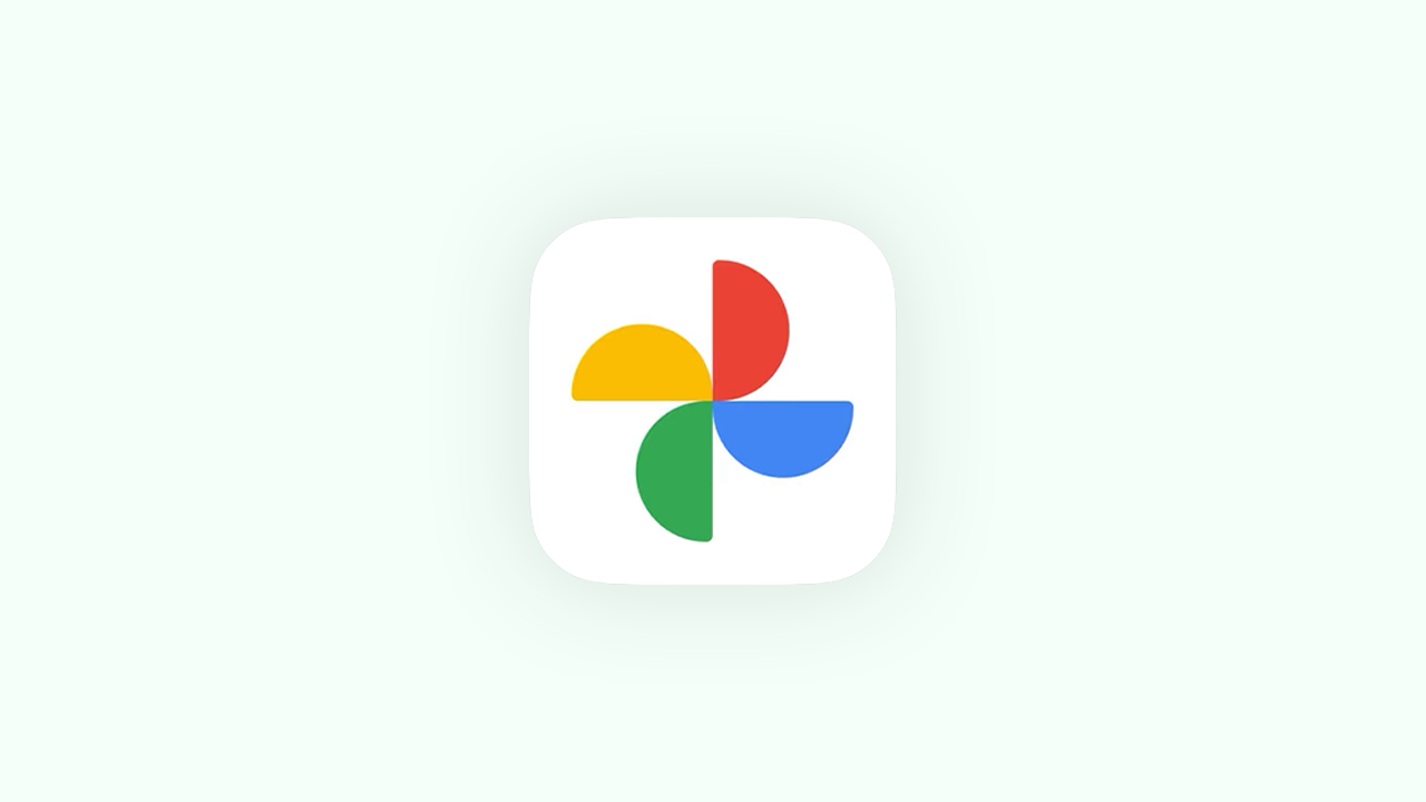 Logotipo de Google Fotos sobre un fondo claro.