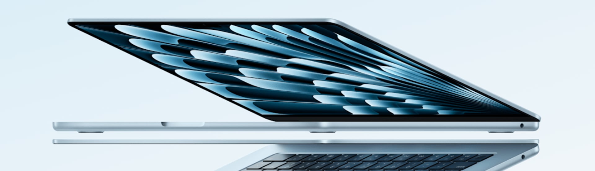 MacBook Air con chip M4 con el nuevo color azul cielo