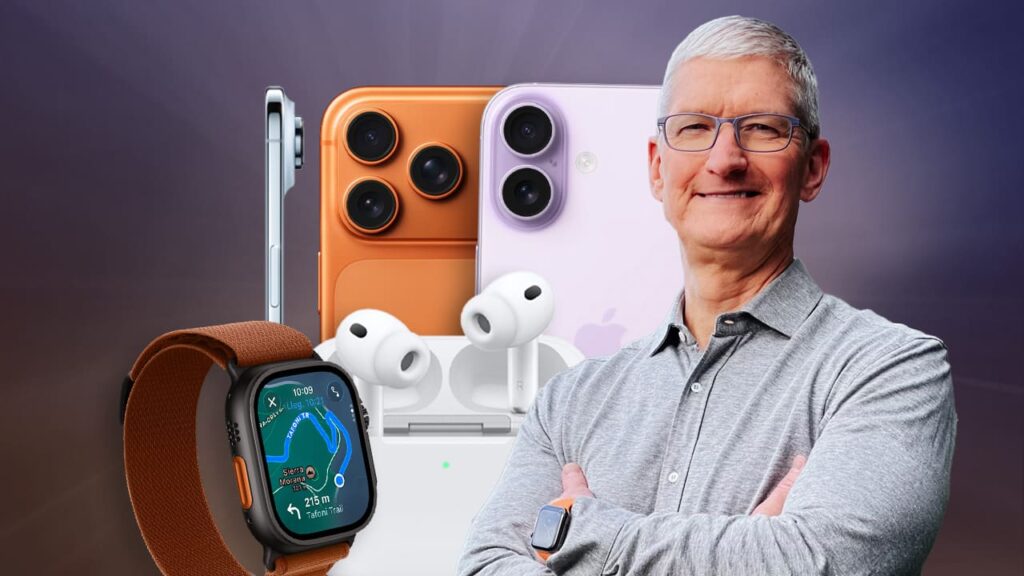 El CEO de Apple, Tim Cook, con los brazos cruzados y sonriendo a la cámara. Detrás de él, un montaje con los nuevos productos de Apple: un Apple Watch Ultra con correa marrón, los auriculares inalámbricos AirPods Pro 3 en su estuche, un iPhone 17 de color naranja y otro de color lila.
