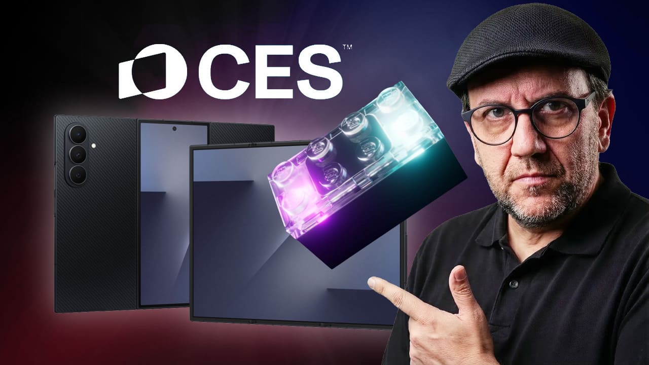 Fabián en el CES 2026 de Las Vegas junto a dispositivos Samsung plegables y tecnología de inteligencia artificial.